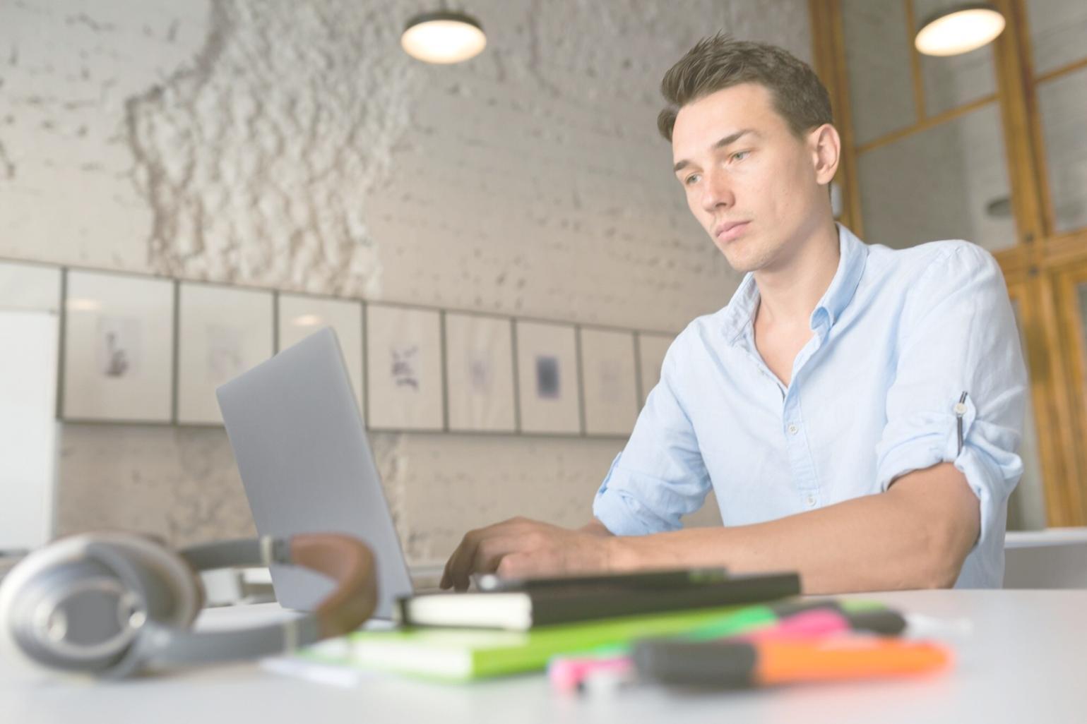 Sessione di coaching personalizzato in ambiente professionale